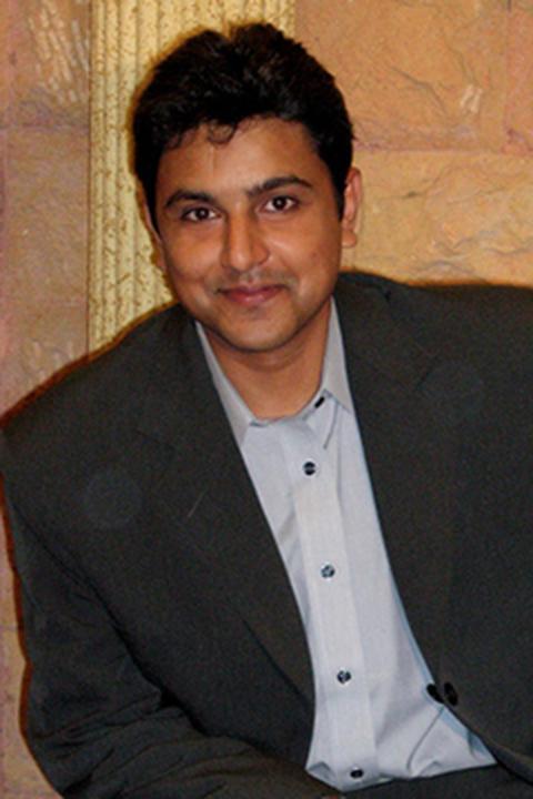 Syed Rizvi headshot